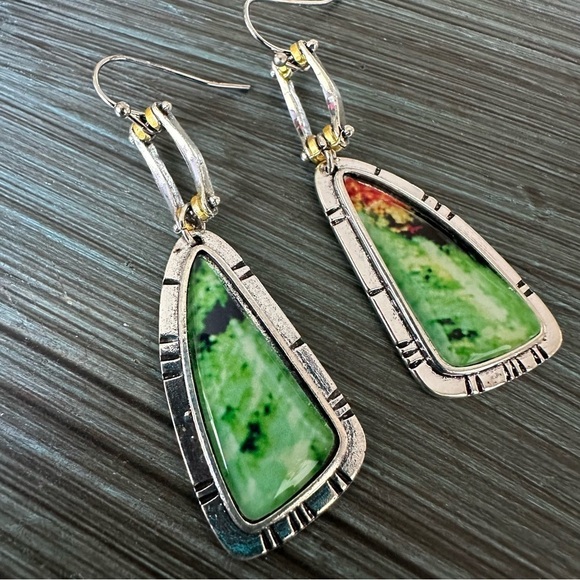Beautiful Unique Boho Green Silver Dangle Drop Earrings - Picture 1 of 4